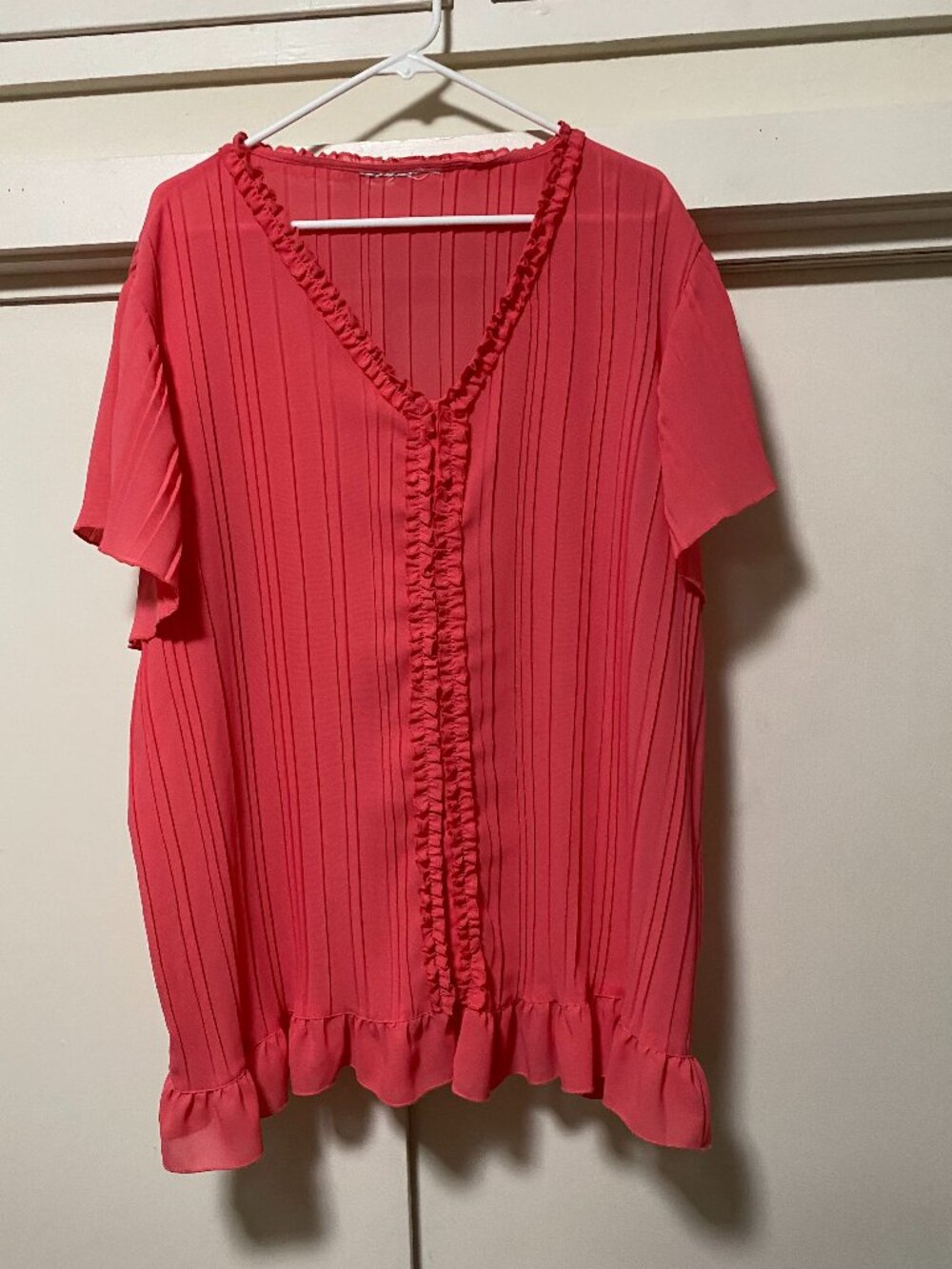 Beautiful short sleeve, mauve, pleated, frills, button-down blouse, size 3X/4X
